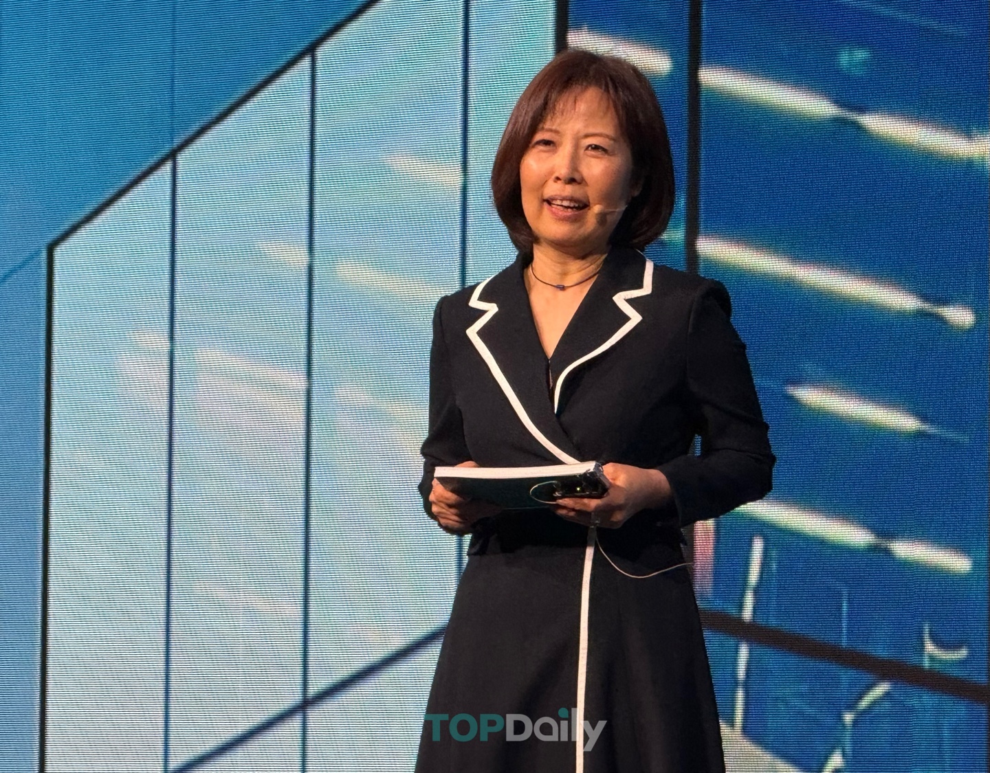 Philip Morris, expanding market share with 'IQOS Illuma i'