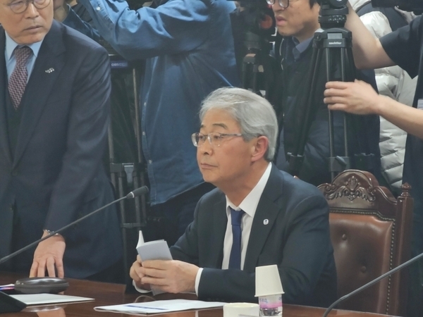 임종룡 우리금융 회장 '내부통제 부실' 책임 치를까 - 뉴스 썸네일 이미지