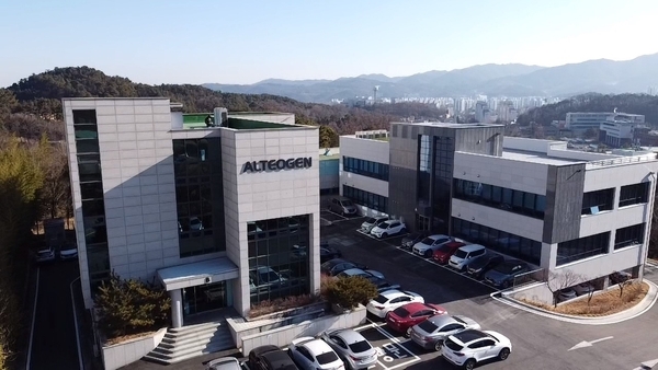 알테오젠, 신성장동력 확보 '동분서주' - 뉴스 썸네일 이미지