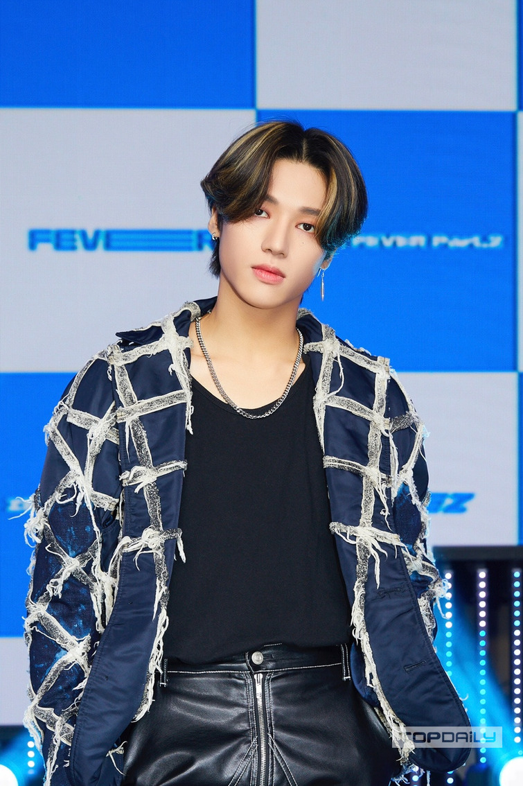 에이티즈(ATEEZ) 우영, 당당한 포즈