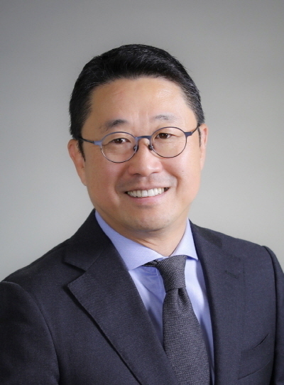 [운용사 1위 타이틀전] 쫓기는 삼성운용, 성장세 둔화 어쩌나 - 뉴스 썸네일 이미지