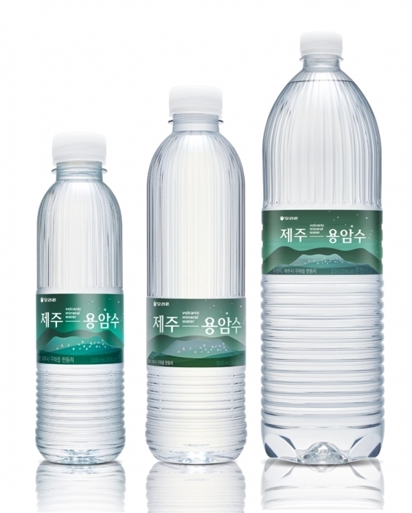 오리온, '제주용암수' 사업 10년...담철곤·이화경도 초기 사재 투입 - 뉴스 썸네일 이미지